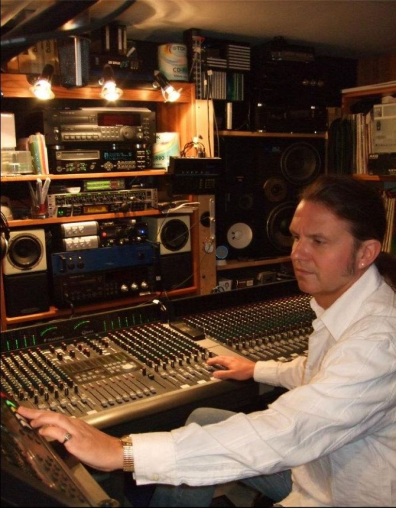 Peter in seinem Tonstudio