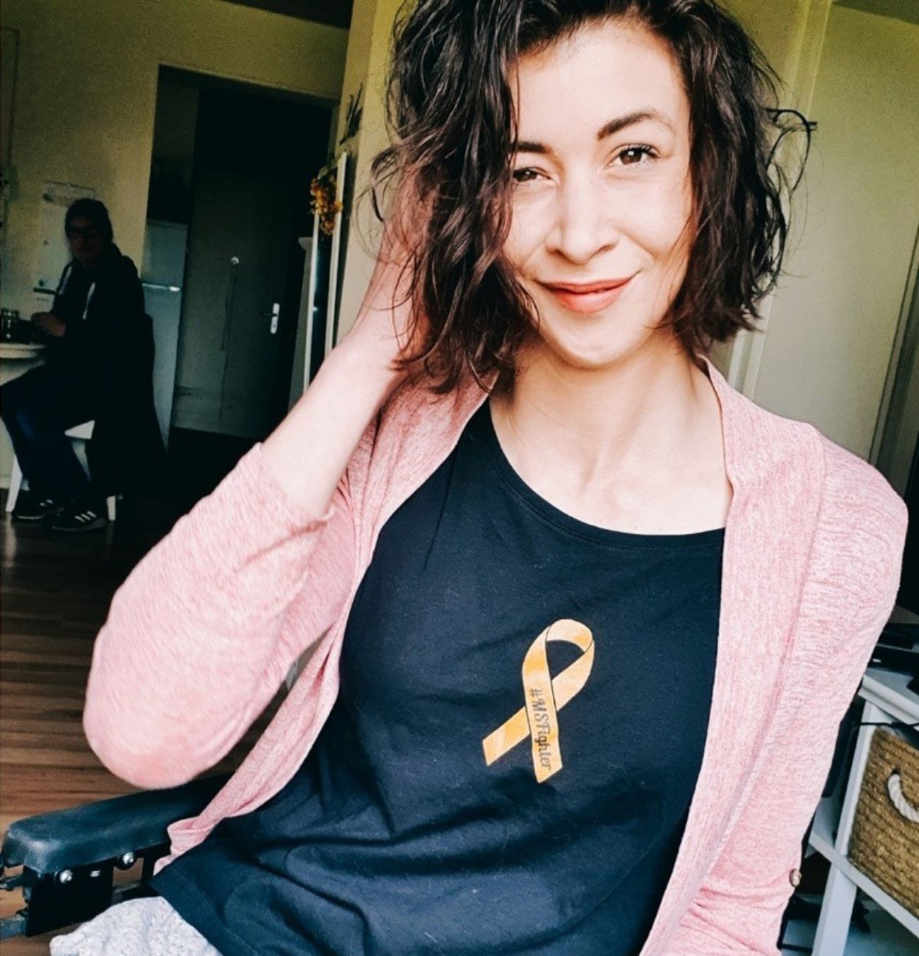Janine mit MS Fighter T-Shirt