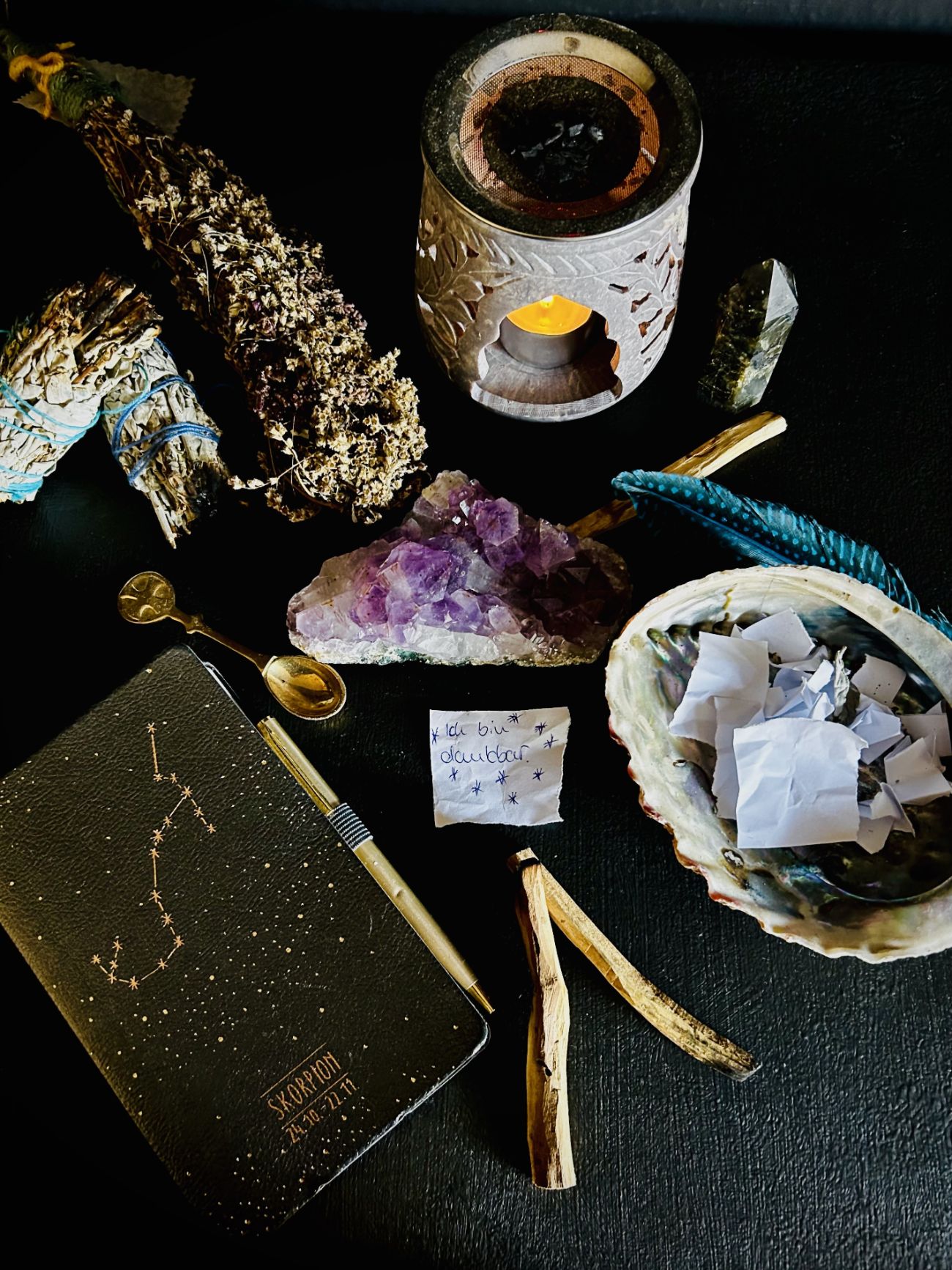 Kiras Ritualutensilien und Wünsche ans Universum