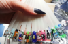 Miniaturmalerei auf Fingernaegel